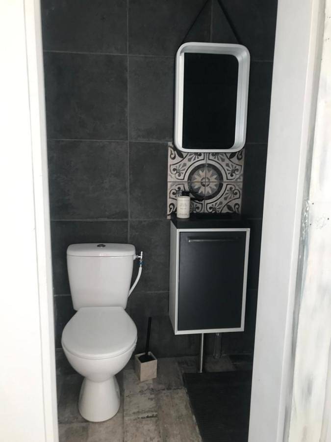 Appartement entier, One-Bedroom Apartment in Solliès-Toucas, Côte méditerranéenne (France)