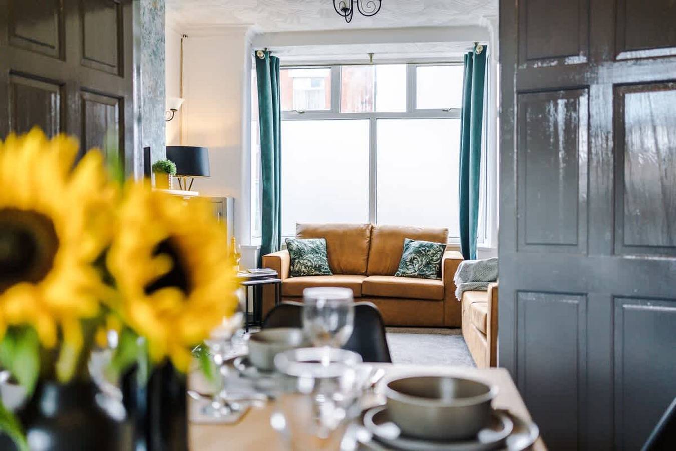 Entire apartment, Perfect for business   large groups  sleeps 8 in Crewe, Cheshire East