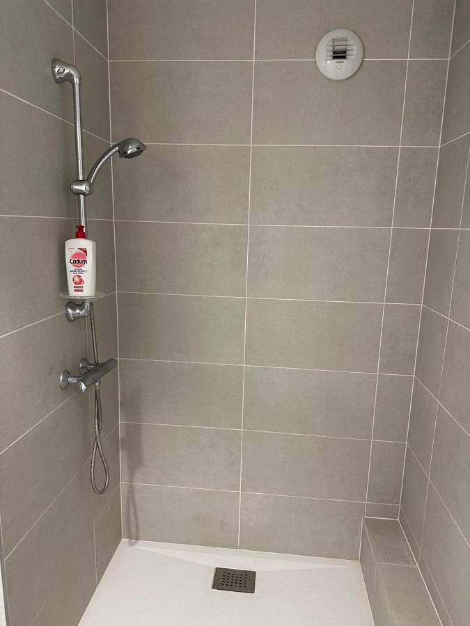 Appartement entier, One-Bedroom Apartment in Bobigny, Seine-Saint-Denis