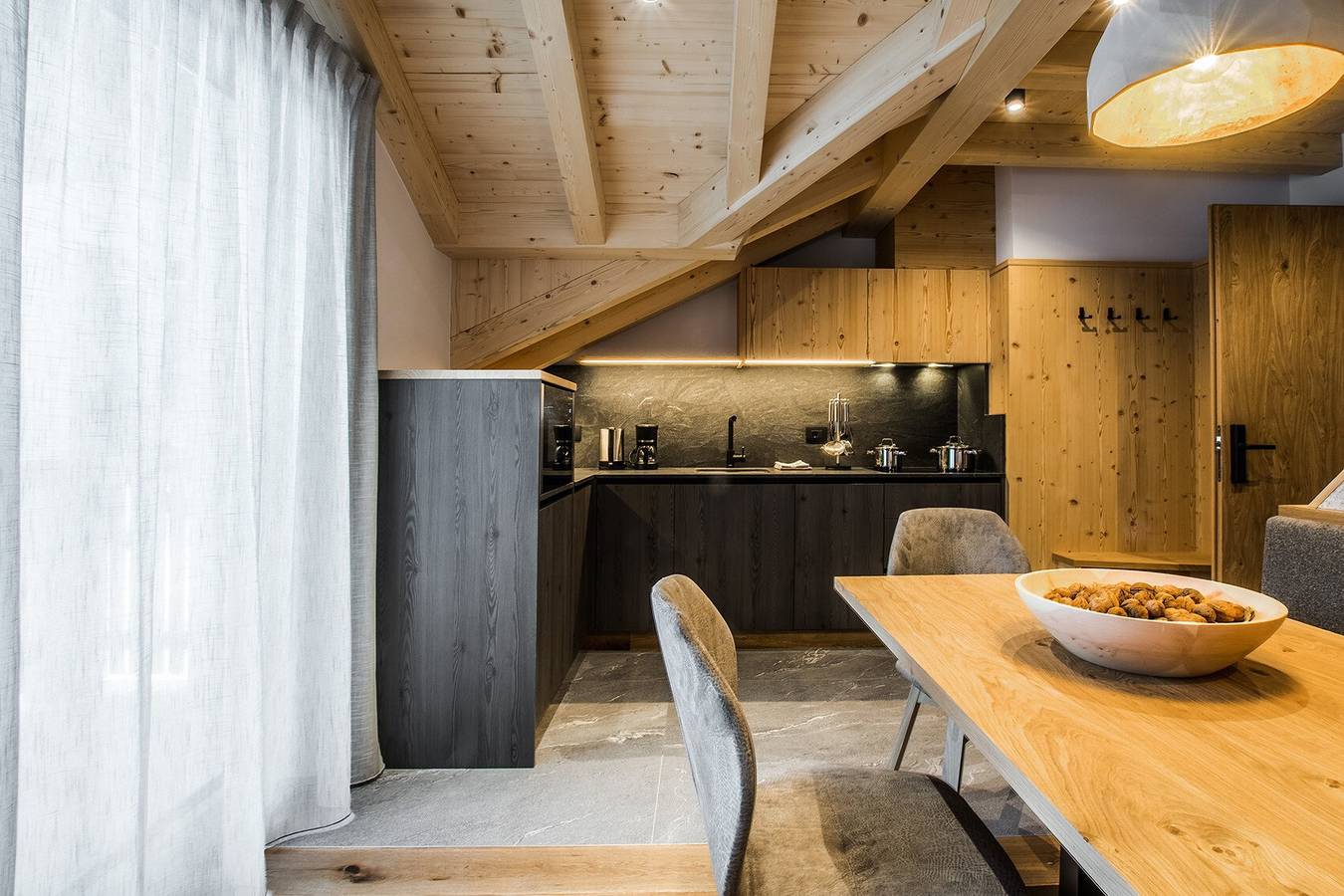 Entire apartment, Holiday Apartment "Biohof Ruances Sas" with Mountain View, Balcony & Wi-Fi in Costadedoi, Badia