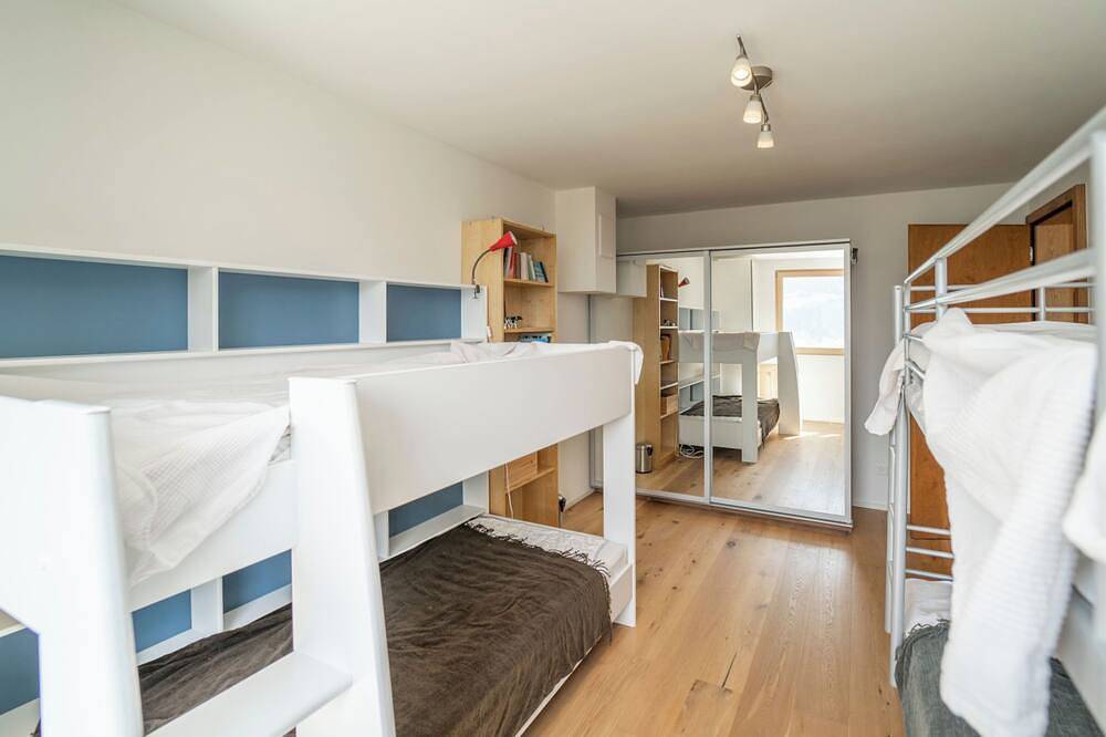 Ganze Wohnung, Casa Moma, Morissen, (Morissen). in Lumnezia, Alpenarena