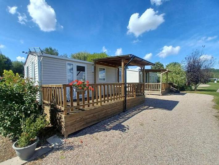 Camping für 6 Personen, mit Terrasse und Kinderpool sowie Seeblick in Lothringen