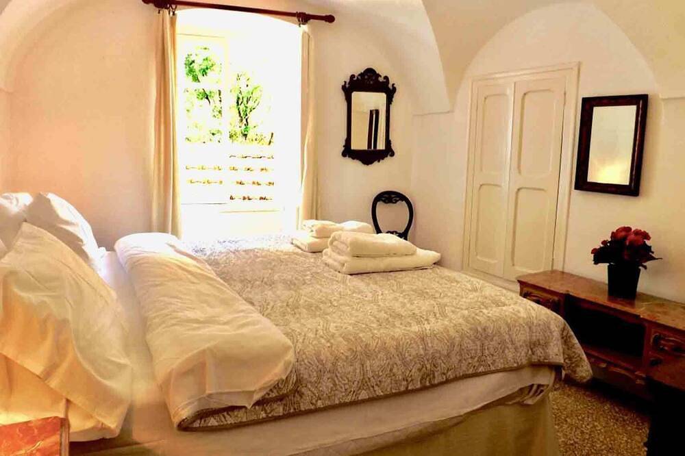 Casa Celestine in Via Orsini Isolabona Liguria Italy Sleeps 5 in Isolabona, Alpes Ligures