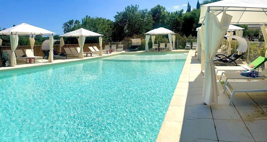 Gîte pour 7 personnes, avec terrasse et piscine