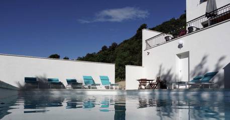 Location de vacances pour 16 personnes, avec terrasse à Allemagne-en-Provence