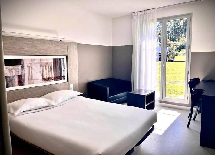 Gîte pour 2 personnes, avec vue ainsi que piscine et jardin à Le Mée-sur-Seine - 2