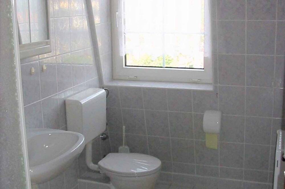 Ganze Wohnung, Ferienwohnung mit Terrasse zur Gartenseite in Heviz, Balaton Region