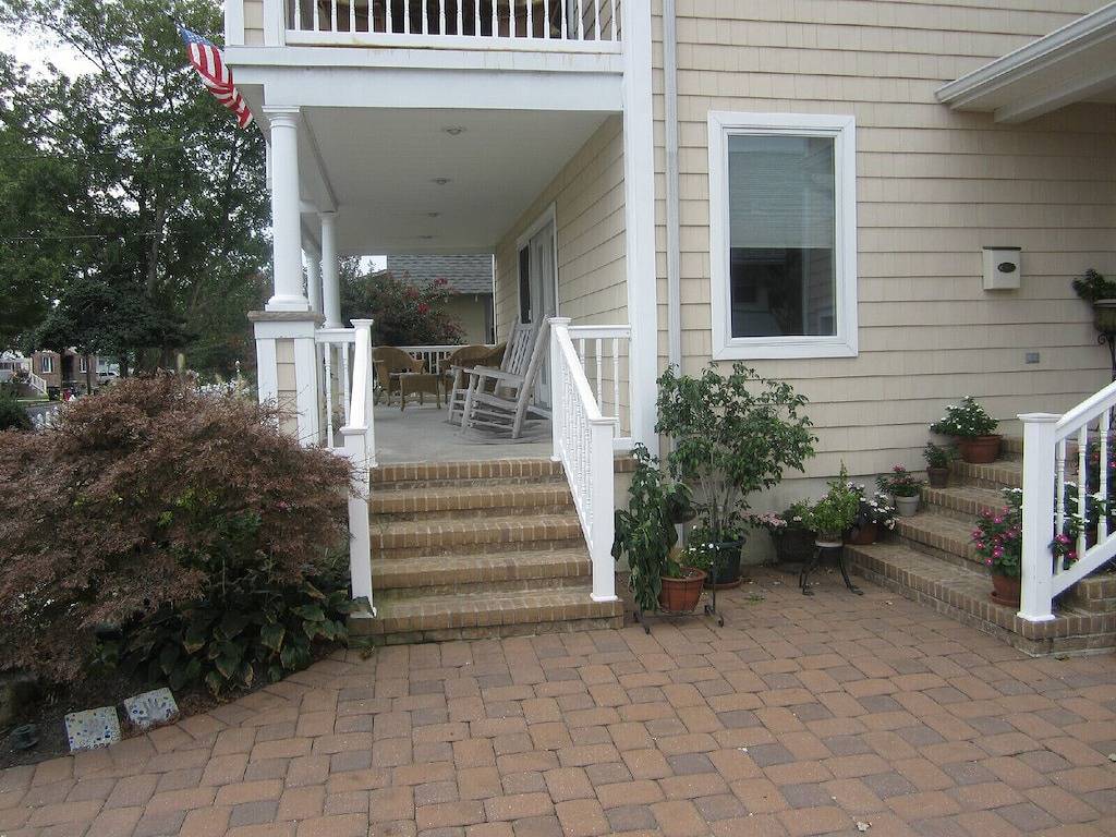 1st Floor Family Home in einer ruhigen Straße, nur einen kurzen Spaziergang vom Strand, Restaurants und Einkaufsmöglichkeiten entfernt in Cape May, Cape May County