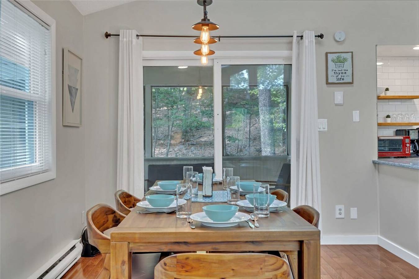 Slopeside Lounge Gameroom Lakes Pools Dogs Welcome in Saw Creek, Pike County