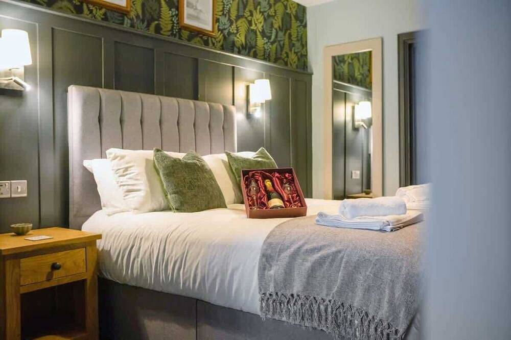Entire apartment, Stylish 1Br Home | Near Station | by Stay With Us in Hartlepool
