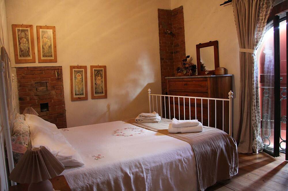 Lovely Barn with Private Poolnear San Gimignano, between Florence and Siena. in Castelfiorentino, Firenze Provinsen