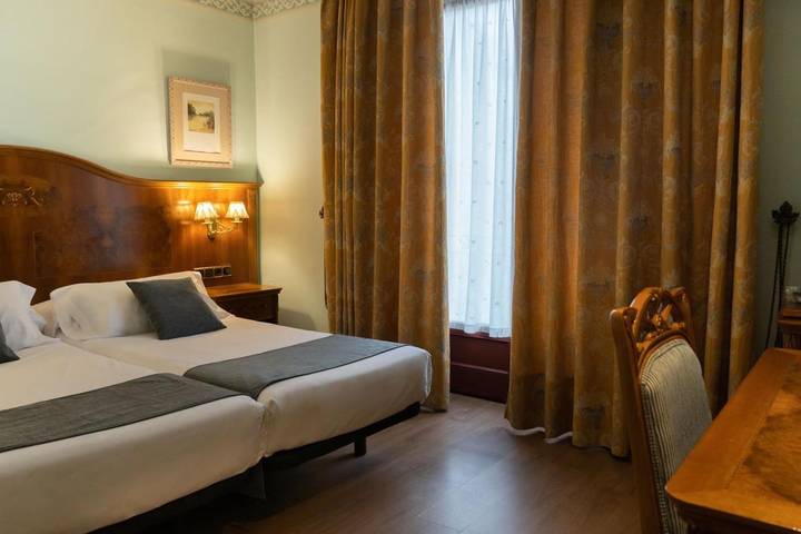 Hotel für 2 Personen - 1