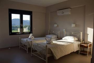 Villa for 6 People in Lesbos, Photo 3