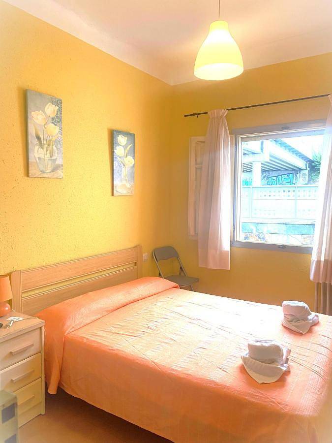 Gîte pour 2 personnes, avec jardin et piscine ainsi que vue et terrasse dans Segur de Calafell - 2