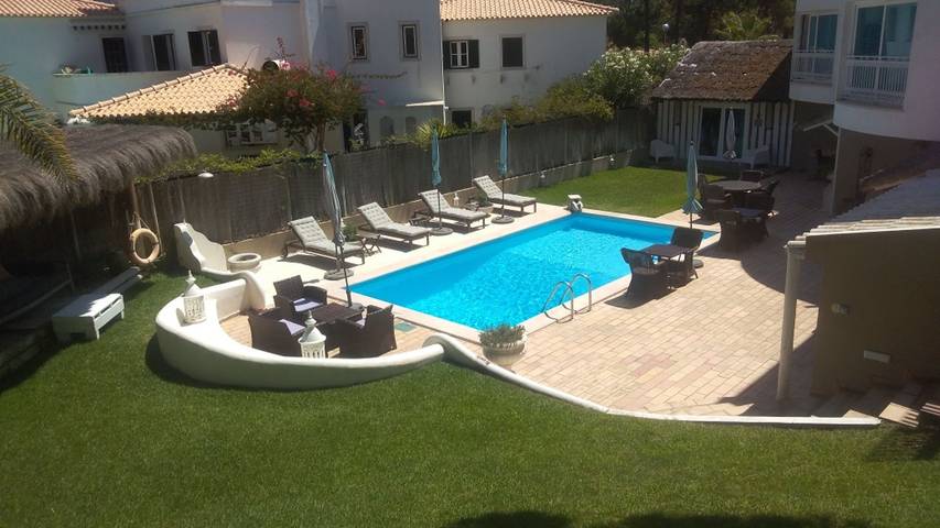 Casa de férias para 2 pessoas, com varanda e piscina e ainda jardim em Carvalhal