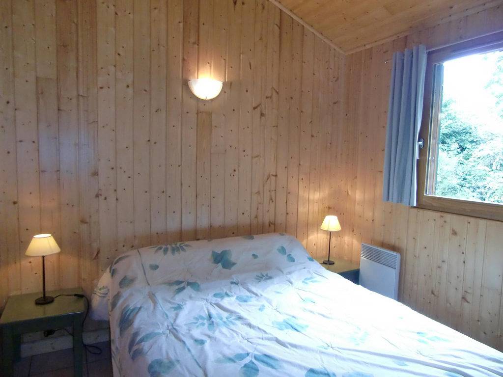 Chalet bois avec pêche à l'étang - Wifi in Roumégoux, Région d'Aurillac
