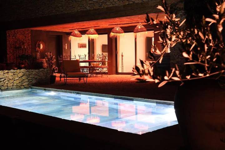 Gîte pour 4 personnes, avec piscine et jardin ainsi que vue et terrasse à Cazouls-lès-Béziers - 2