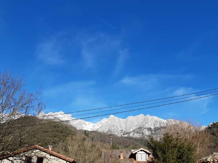 Casa rural para 15 personas, con vistas y jardín en Parque Nacional de Los Picos de Europa - 3