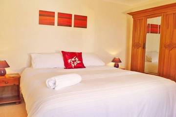 Holiday Rental for 20 People in Gosport, Hampshire, Photo 3