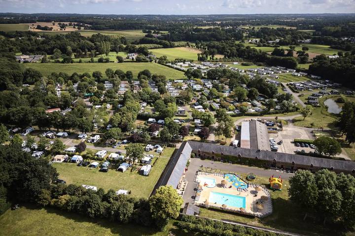 Camping pour 6 personnes, avec piscine ainsi que terrasse et sauna, animaux acceptés en Ille-et-Vilaine - 2