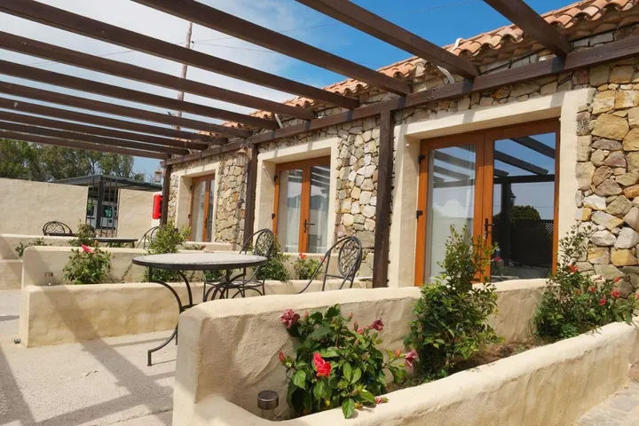 Appart’hôtel pour 2 personnes, avec piscine et jardin - 1