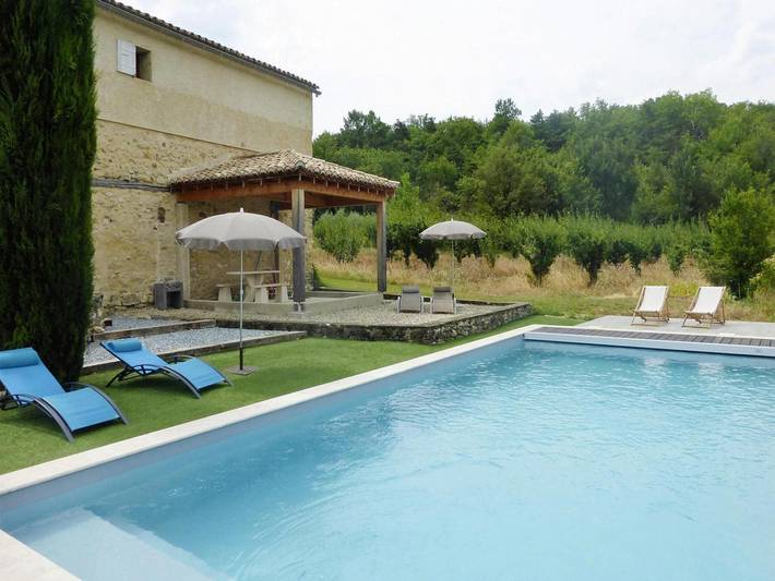 Ganze Wohnung, Zuhause in der Nähe des Pools in Malaucène in Malaucène, Parc naturel régional du Mont-Ventoux