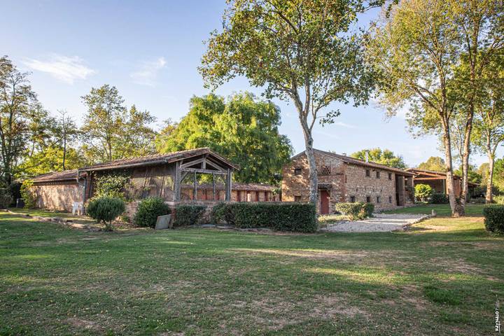 Gîte pour 6 personnes, avec terrasse à Rivières - 2