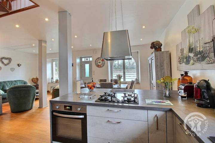 Gîte pour 4 personnes, avec Terrasse ainsi que Jardin et Vue dans Plage Saint-Guirec - 3