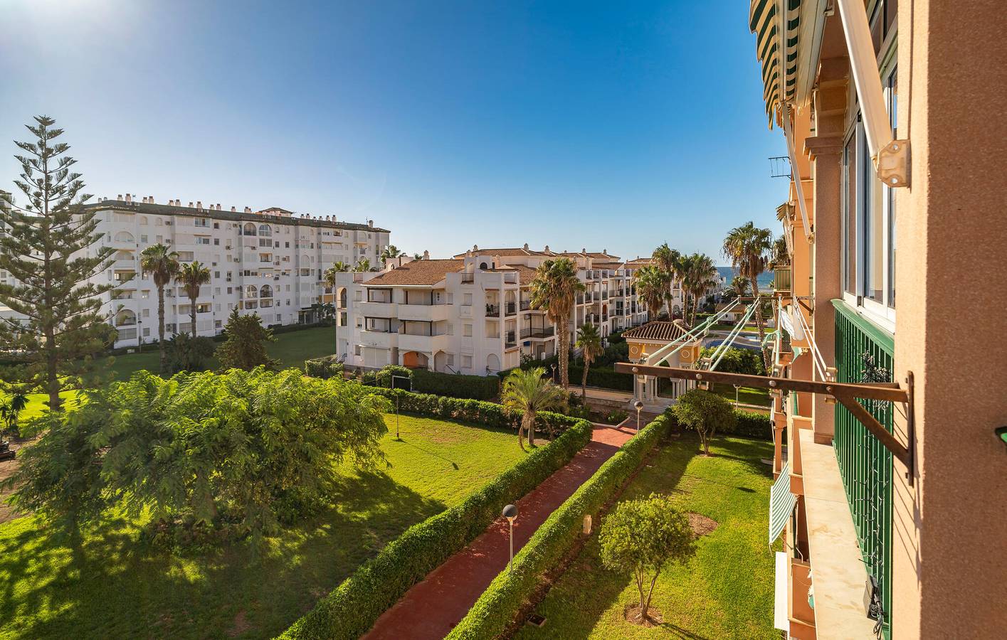 Appartement de vacances entier, Retraite avec vue sur l'océan, avec piscine et terrasse - 2 km de Playa El Peñoncillo in Torrox Costa, Torrox