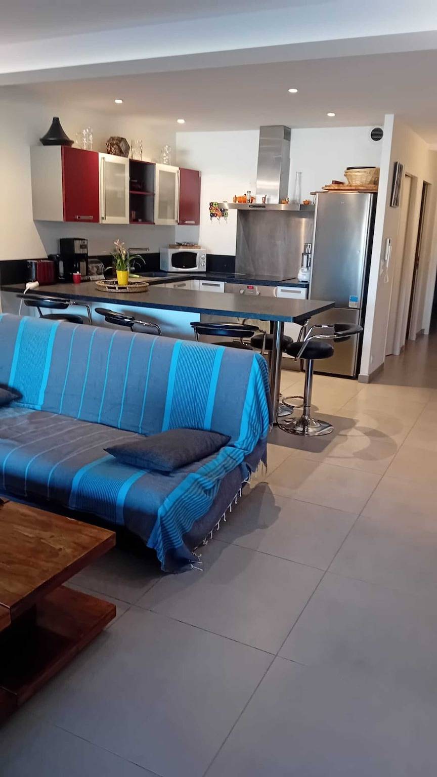 Apartamento entero, Apartamento 'Bel Appartement Spacieux' con vistas al mar, Wi-Fi y aire acondicionado in La Côte Vermeille, Port-Vendres