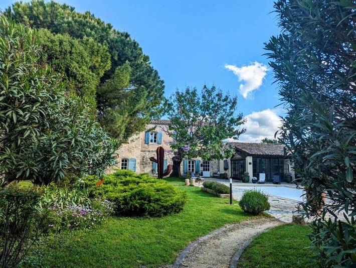 Chambre d’hôte pour 2 personnes, avec vue ainsi que jardin et piscine à Tarascon - 4