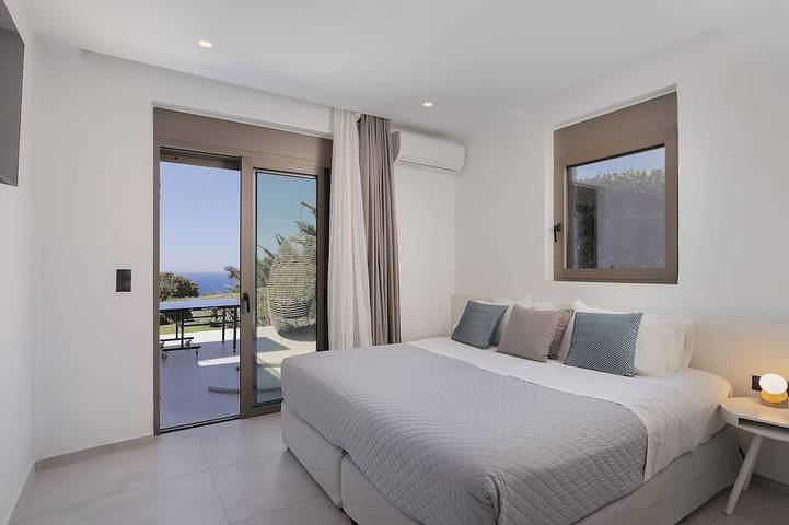 Impeccable design, total privacy & heated pool with sea views in Atsipopoulo, Nikiforos Fokas