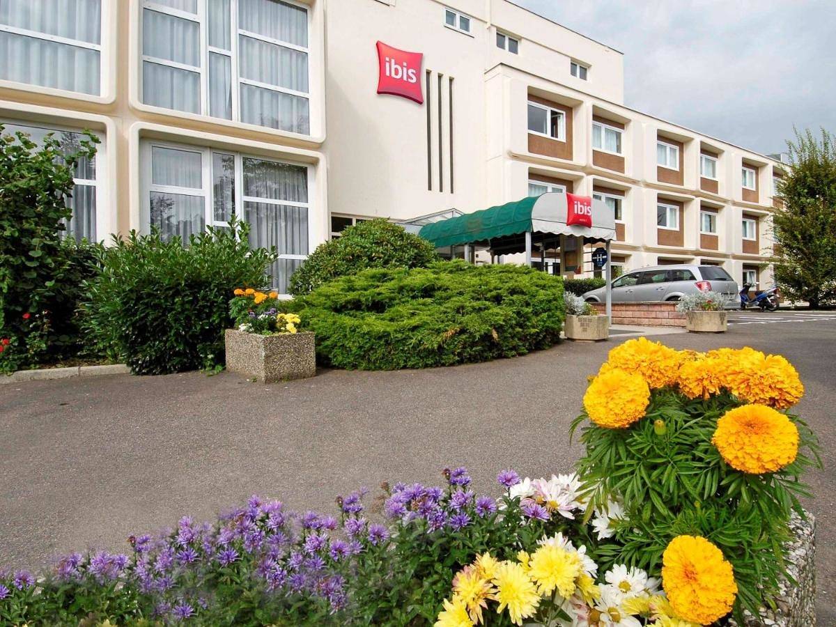 Hôtel pour 3 personnes avec terrasse in Danjoutin, Territoire de Belfort