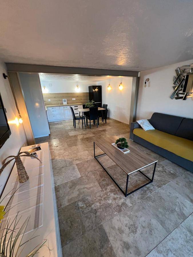 Appartement entier, L’horizon Appartement 60m2 maximum 4 personnes in Ensuès-la-Redonne, Côte méditerranéenne (France)