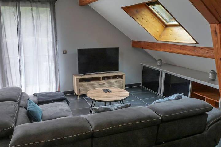 Gîte pour 8 personnes, avec vue et balcon à Montricher-Albanne - 2