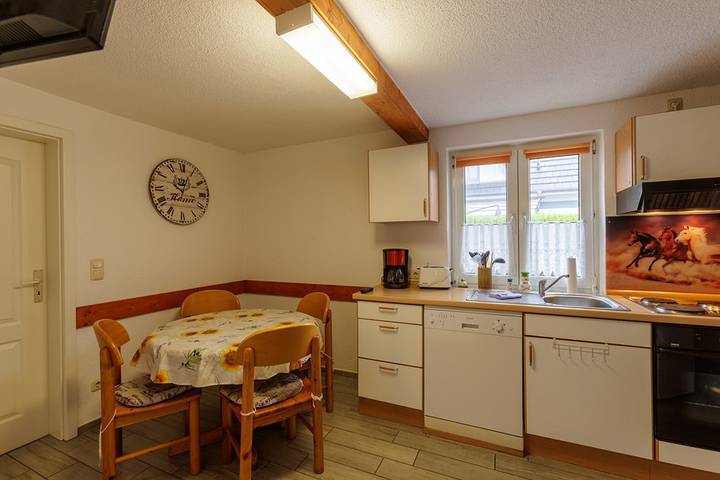 Bungalow für 4 Personen, mit Terrasse in Zingst - 3