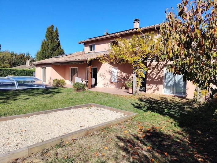 Location de vacances pour 2 personnes, avec vue ainsi que piscine et jardin, animaux acceptés à Donneville