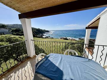 Gîte pour 4 personnes, avec jardin ainsi que terrasse et piscine, animaux acceptés à Calcatoggio
