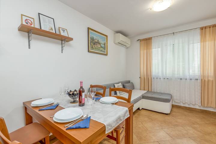 Location de vacances pour 4 personnes, avec balcon et vue sur l’océan, adapté aux familles à Koper - 4