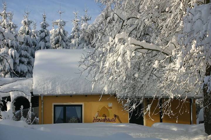 Ferienhaus für 2 Personen, mit Terrasse und Garten in Crottendorf