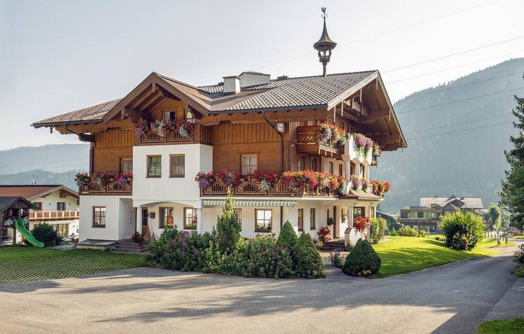 Ganze Ferienwohnung, Gemütliche 2-Zimmer-Wohnung mit Sauna und Terrasse, in der Nähe von Skiliften und Restaurants in Flachau, Ski Amadé