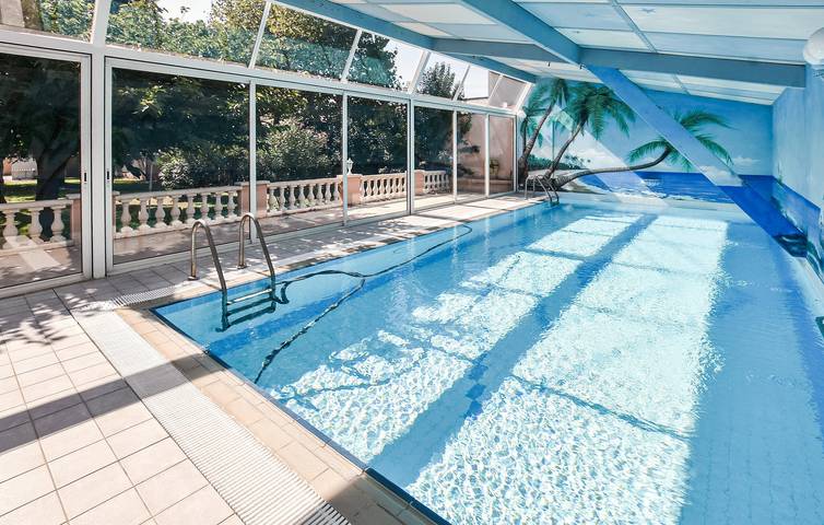 Appartement confortable avec piscine et parking, près de la rivière et des commerces in Orange, Vaucluse