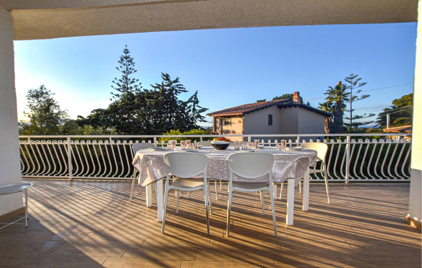Meerblick-Wohnung mit Pool und Terrasse, in der Nähe von Vallone Ciurro Murro in Partinico, Palermo Provinz