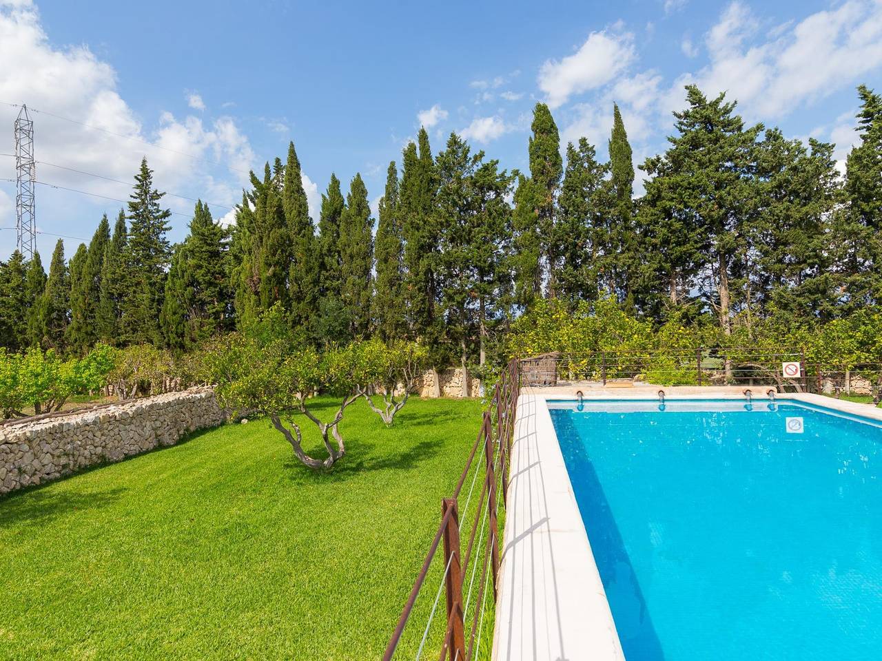 Schöne rustikale Finca mit privatem Pool in der Nähe von Maria de la Salut. in Maria de la Salut, Mallorca Inselmitte