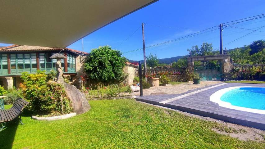 Casa rural para 8 personas, con vistas además de piscina y jardín en Padrón - 2
