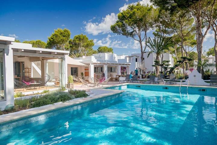 B&b per 5 persone, con Terrazza e Giardino nonché Piscina a Formentera