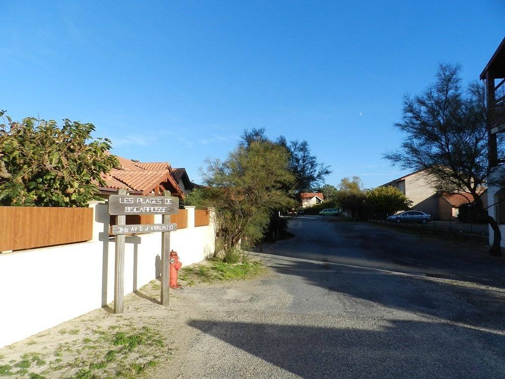 Ganze Ferienwohnung, 45qm Reihenhaus liegt in einer ruhigen Lage, 100m von Strand in Biscarrosse Plage, Biscarrosse
