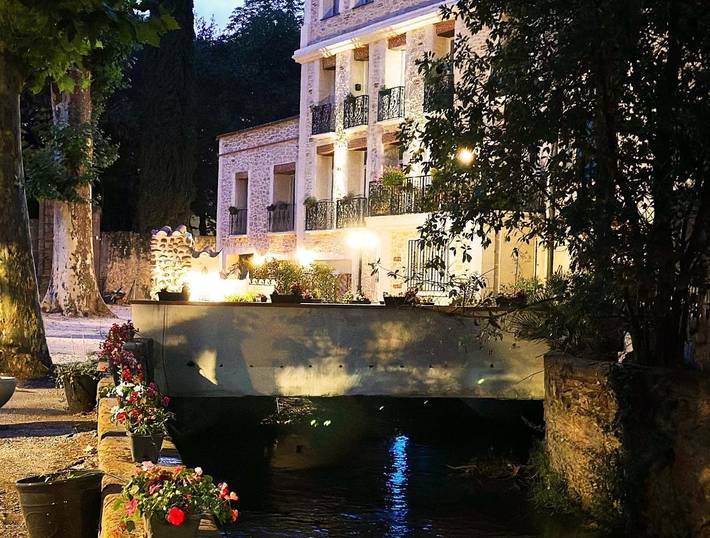 Appart’hôtel pour 2 personnes, avec Balcon et Jacuzzi ainsi que Terrasse et Jardin à Perpignan