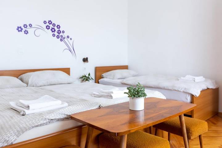 BnB für 2 Personen, mit Terrasse und Garten sowie Ausblick in Portoroz