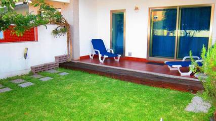 Gîte pour 5 personnes, avec vue ainsi que piscine et jardin, animaux acceptés dans Marinhas